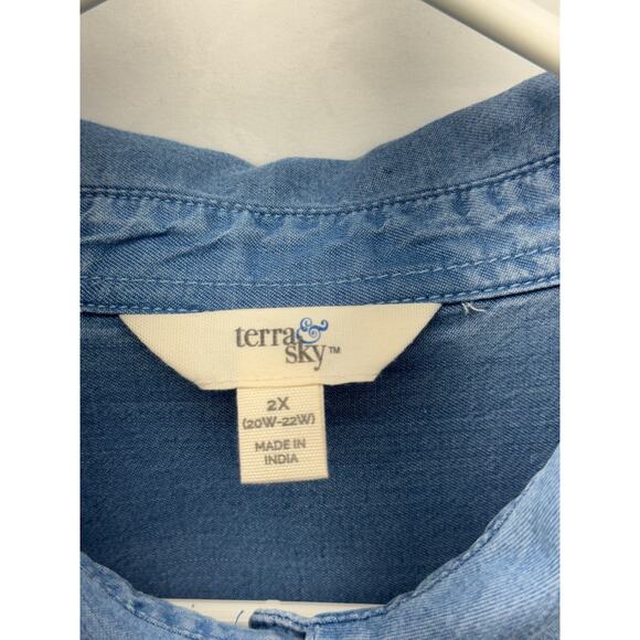 Terra & sky women’s 2X blue denim button up top - Picture 6 of 7